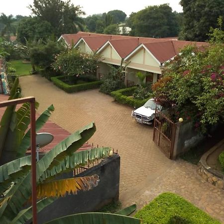 The Royal Pentagon Hotell Hoima Eksteriør bilde