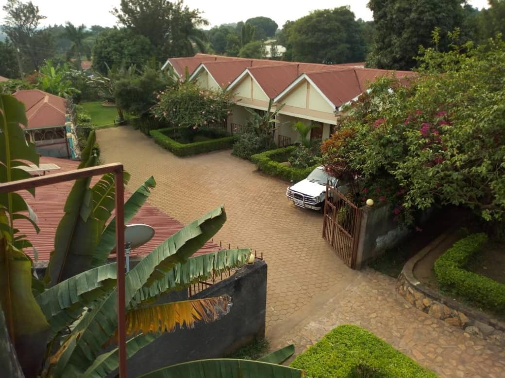 The Royal Pentagon Hotell Hoima Eksteriør bilde